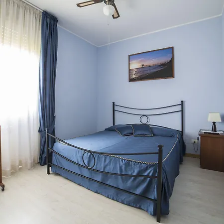 Отель Del Vecchio Borgo 3*