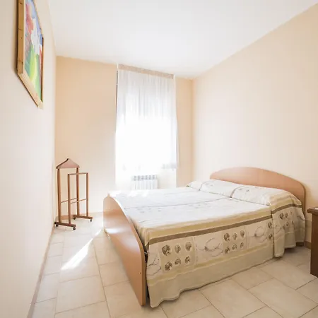 Del Vecchio Borgo Отель Вакри