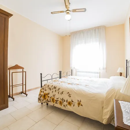 Отель Del Vecchio Borgo Вакри