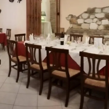 Отель Del Vecchio Borgo 3*