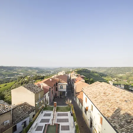 Del Vecchio Borgo Вакри