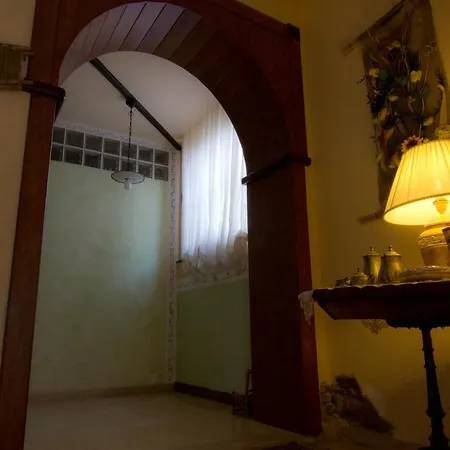 Отель Del Vecchio Borgo 3*