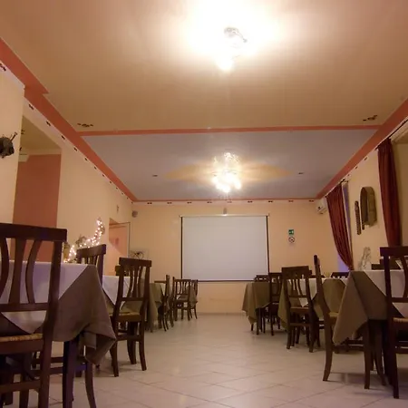 Del Vecchio Borgo Отель Вакри