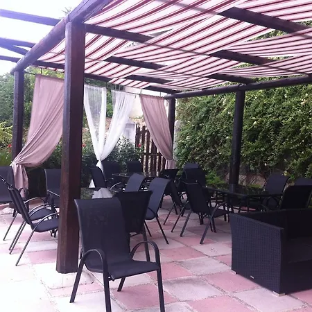 Отель Del Vecchio Borgo