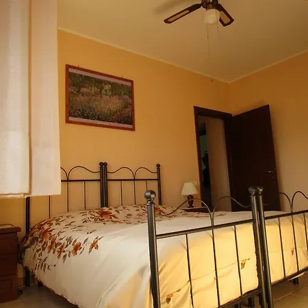 Отель Del Vecchio Borgo Вакри