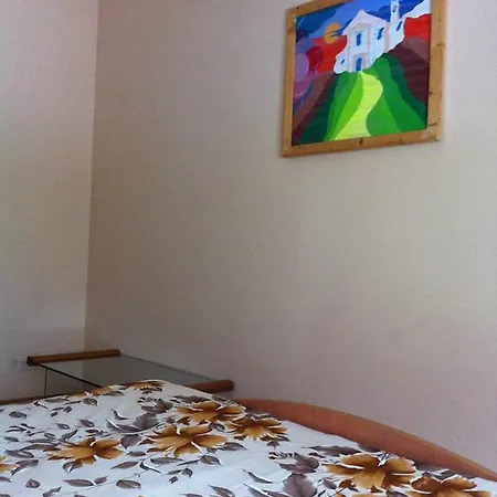Del Vecchio Borgo Вакри