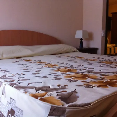 Отель Del Vecchio Borgo 3*
