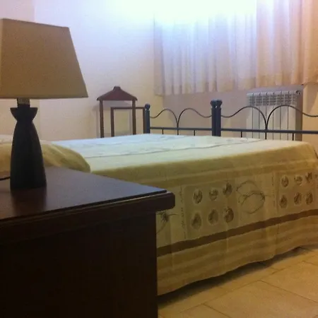 Отель Del Vecchio Borgo 3*