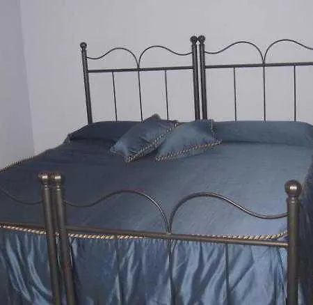 Del Vecchio Borgo Отель Вакри